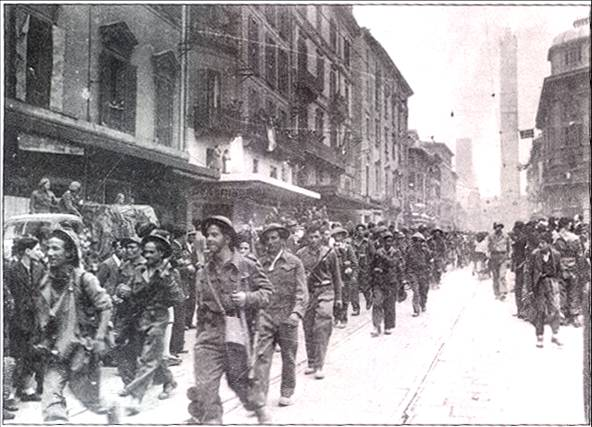 21 aprile 1945 - Le prime unità alleate ad entrare in Bologna nelle prime ore del mattino di sabato 21 aprile 1945